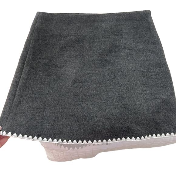 NWT FALL 2025! COMMENSE gray felt mini skirt white t… - Picture 1 of 6